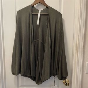 Lululemon Cashlu Knit Textured Wrap Green Sage NWT